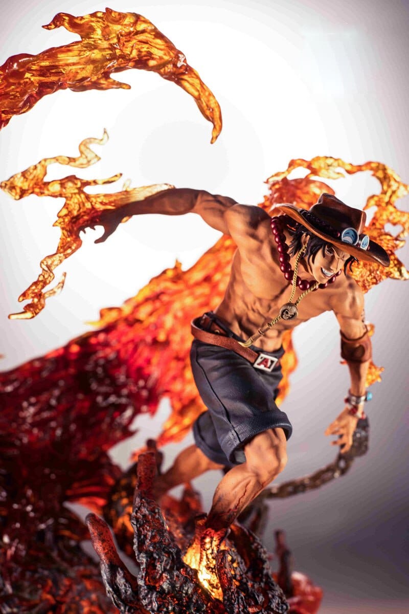 Figurine Collector en Resine Ace Stickers Mania