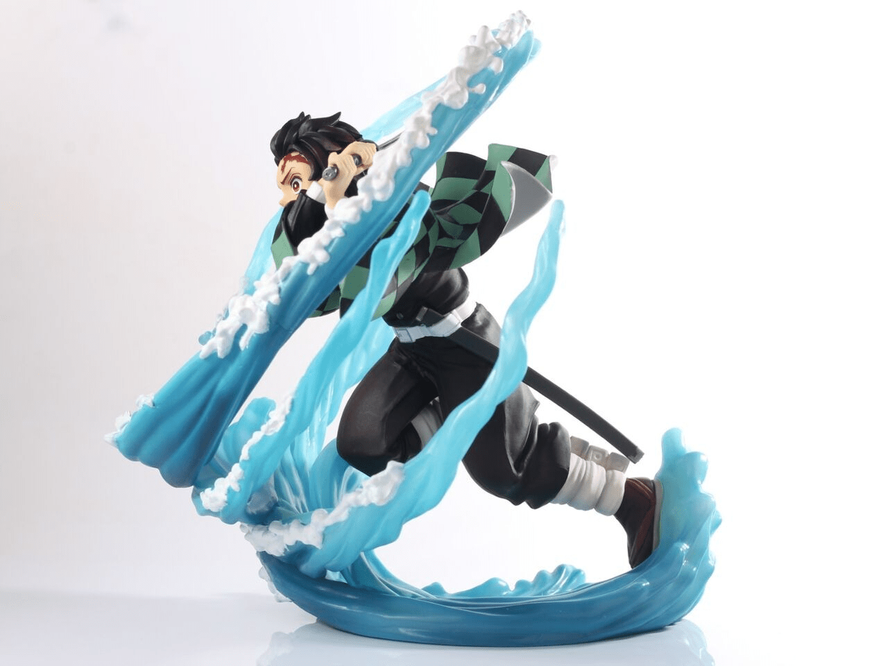 Figurine Tanjiro Tourbillon Stickers Mania