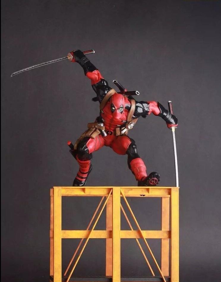 Grande Figurine Deadpool Stickers Mania