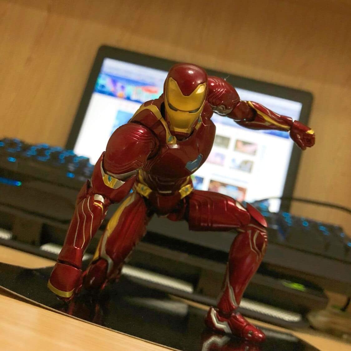 Figurine Iron Man Mark 50 Stickers Mania